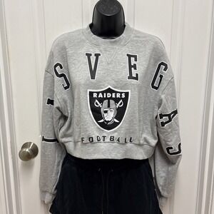 Ultra Game NFL Las Vegas Raiders Cropped Gray Spellout Crewneck Small